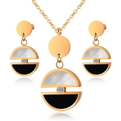 China Trendy Fashion Shell Pendant Necklace Earrings Sets for Women Gold Color Clavicle Necklaces Stainless Steel Jewelry Statement Necklace for sale