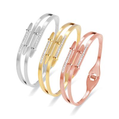 China 2022 Top Selling Women's CLASSIC Fashion Love Gift Stainless Steel Bangle Jewelry Wholesale Crystal Hollow Spring Open Bracelet for sale