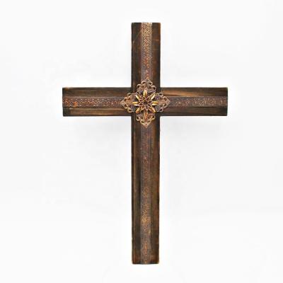 China Europe New Product Personalized Christian Rustic Bronze Religious Wooden Cross with Metal Carved Cross Details for Keepsake Home Decor for sale