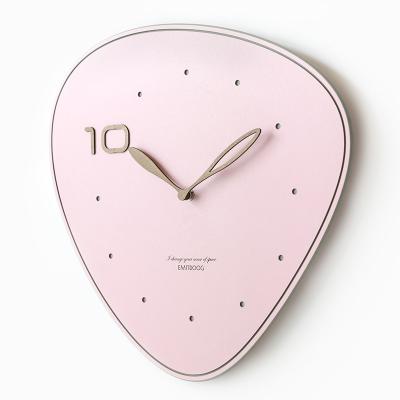 China Class 2021 New Creative Children's Nordic European Style Watch Bedroom Living Room Light Luxury Simple Wall Clock for sale