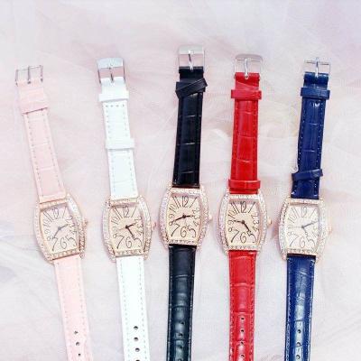 China Wholesale Tiktok Watch Women's Retro Belt Barrel Quartz Diamond-Embedded Student Watch Border Wholesale Digital Fashion Watch for sale