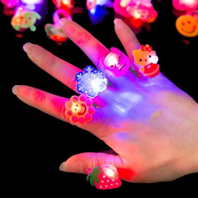 China Glow in the Dark Luminous 5pc/set Rings Stars Glow Kids LED Cartoon Flash Lights Glow in Dark for Kids Toys E for sale