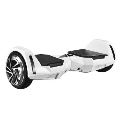 China Uno mismo de dos ruedas que equilibra Hoverboard eléctrico con el altavoz/las luces LED en venta