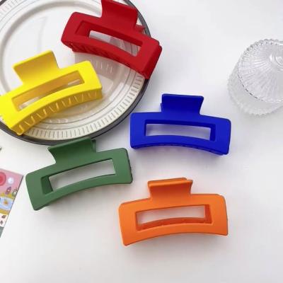 China 2022 New Fashion Spring Korean Style Daily Style Clips Plastic Soild Color Large CLARMER Wear Hairpin Women Matte Hair Claw for sale