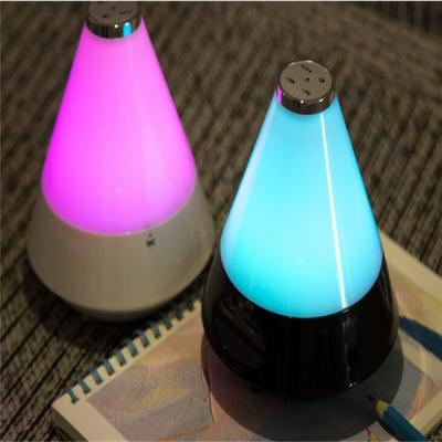 Chine Haut-parleur magique de bluetooth de lumière d'instantané de T12 LED avec le Subwoofer de bluetooth du rythme T12 de musique à vendre