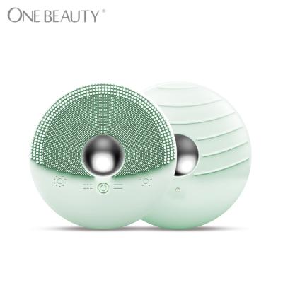 China High Frequency Waterproof Rechargeable Acne Treatment Face Deep Cleansing Scrubber Sweep Mini Electric Silicone Face Cleaning Brush for sale