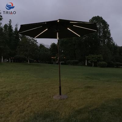 China Waterproof / UV Resistant / Fade Resistant LED STRIKE LIT SOLAR POWERED PATIO UMBRELLA GARDEN UMBRELLAS WITH SOLAR POWER PANEL for sale