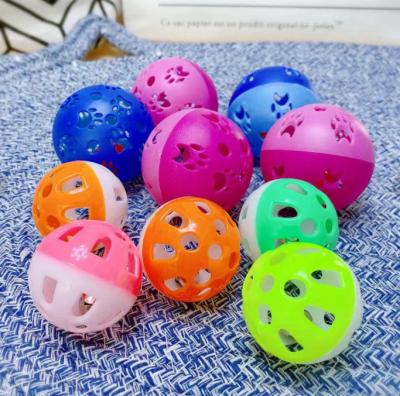 China 2021 Hot Wholesale Amazon Viable Plastic Cat Ball With Bell Inside Cat Toy Pet Products Cat Toy for sale