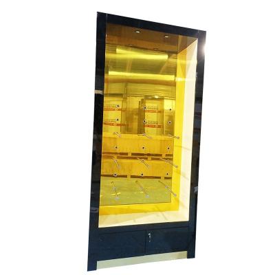 China Custom Black And Gold Fashion Boutique Fashion One-Stop Service Show Stands Clothing Store Display Rack For Clothing Store for sale