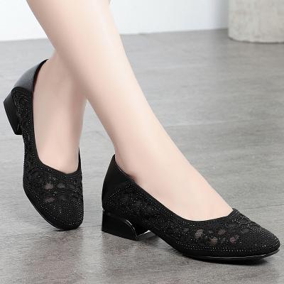 China British style work shoes massage spring and autumn new women's soft bottom flat bottom mother shoes big for sale