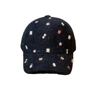 China Women COMMON Plush Fashion Hat Lamb Wool Baseball Cap Warm Rhinestone Rivet Hat for sale