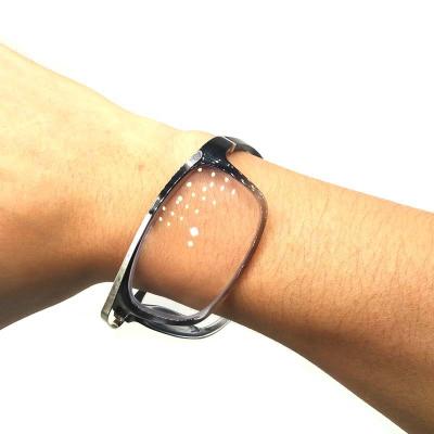 China Design Retractable Warm Wrist Fashion Fashion Reading Glass Men Women Folding Small Glass Frame HD Reading Glasses for sale