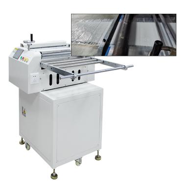 Chine Machine de découpe de bande de caoutchouc de silicone blanc 0,3 kW pour les produits à base de silicone gel à vendre