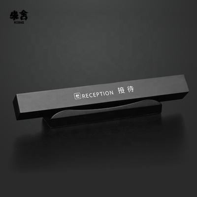 China Creative modern hotel card cashier aluminum alloy sign customized table card design hotel lobby reception desk sign for sale