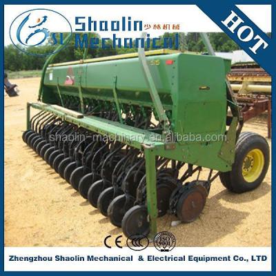 China Seeding And Fertilizering 100 Kw Trailed Hydraulic Grass Seeding Machine With Transport Wheel for sale