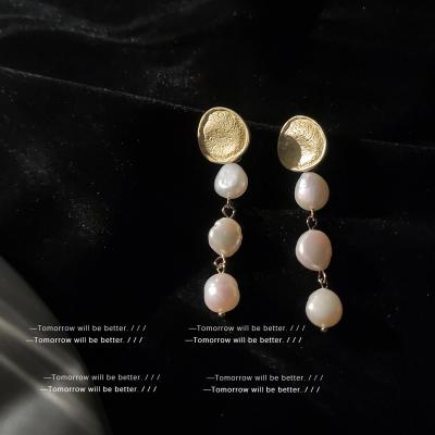 China Trendy earring European style 18k gold plated chic freshwater pearl pearl tassel stud earrings jewelry for sale