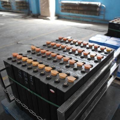 China Blei-Säure-Traktionsbatterie 2 V 300 Ah 400 Ah 500 Ah 600 Ah 700 Ah Gabelstapler-Traktionsfabrikbatterien zu verkaufen