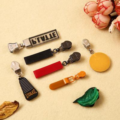 China Other Wholesale Custom Wholesale Custom Fashion Plastic Zipper Fashion Rubber Zipper Zipper Pullers For Bag for sale