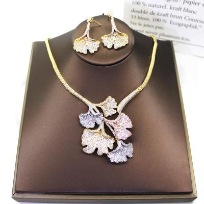 China FASHIONABLE Leaf High Quality Simple Trichromatic Zircon Wedding Women UAE Dubai Jewelry Tabora Bridal Jewelry Sets for sale