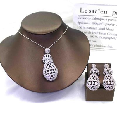 China Tabora Jewelry Wholesale Trendy Dubai Jewelry Sets Copper 18k Gold Plated Zircon Luxury Necklace Pendant Earring Set Accessories for sale