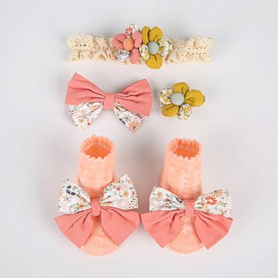 China Cute Soft Newborn Breathable Baby Cotton Socks Bow Kids Flower Headband Hair Clip Set and Socks Set Baby Gift for sale