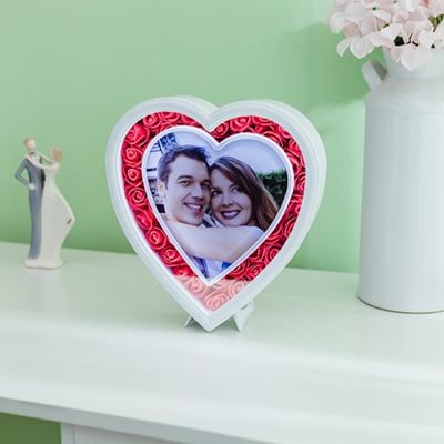 China Modern Photo Frame Factory Wholesale High Quality Heart Shaped Designs Photo Frame for sale