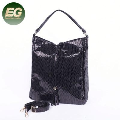 China Fashion Fashion Ladies Snake Pattern Shoulder Handbag With Tassel Made Of PU Leather SH825 for sale