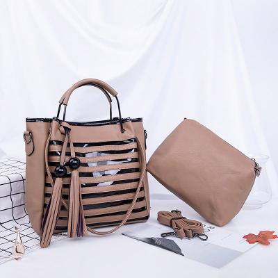 China SH1401 Fashion Tassel Small Pocket 2 Pcs Lady Bag Set Handbags For Women Handbag Sets 2020 for sale