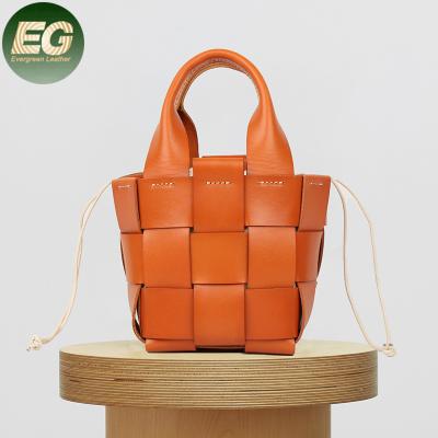 China Vintage Emg6361 Mini Luxury Women Drawstring Bucket Shoulder Bags Pinch Woven Genuine Leather Handbag for sale