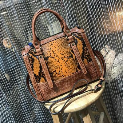 China EMG5661 Custom Fashion Fashion Shoulder Cross - Body Purses Handbags Snake Skin Purse Genuine Leather Fashionable Luxury Bags For W for sale