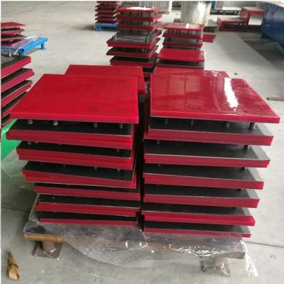 China Conveyor 80 Shore A Steel Metal Back Polyurethane slijtage voering Te koop