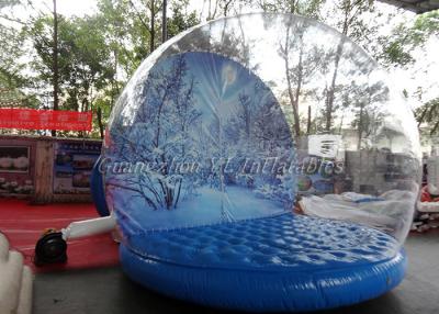 中国 Commercila 展覧会のゆとりのクリスマスの背景幕が付いている膨脹可能な雪の地球 販売のため