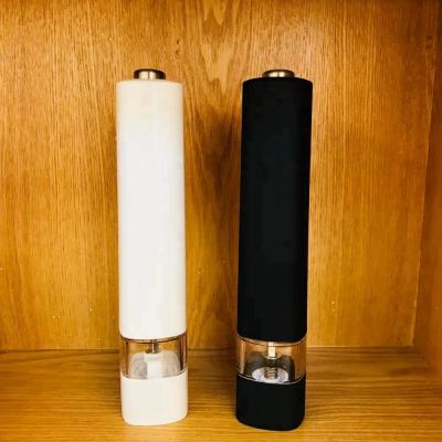 China Sustainable Battery Operated Salt Grinder Electric Salt And Pepper Mill for sale