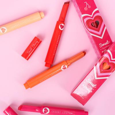 China En forma de corazón lápiz labial impermeable de larga duración Sexy rojo mate lápiz labial cremoso 1.5g en venta