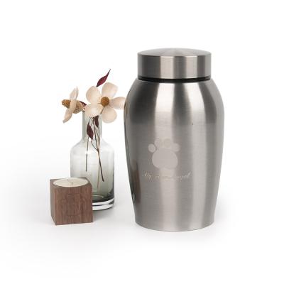 China 1000ml Metal Viable Urn For Pet Cremation Ashes Cremation Urns Silver Paw Engraved Metallurne Fur Haustiere Stainless Steel Pet Urn for sale