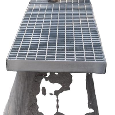 China Stainless Heavy Duty Channel Ditch Drain Edge Steel Hot Galvanized Steel Pipelines Grating for sale