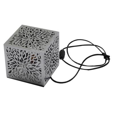 China Wood Cut Gold Pattern Laser Aluminum Table Lamp For Home Decor for sale