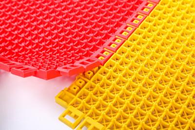 China Esteras multifuncionales del patio que entrelazan, suelo modular portátil multicolor en venta