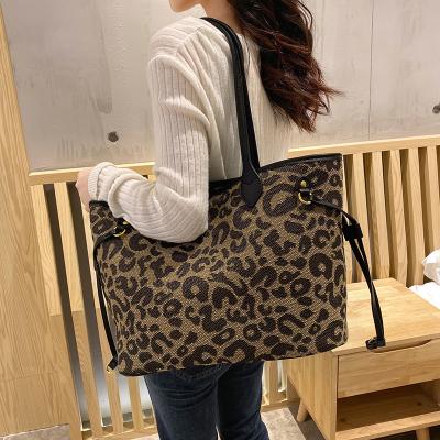 China PORTABLE amazing bolso de mujer custom 2022 trend vegan leather tote bags women handbags ladies shoulder for sale