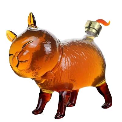 China Hot Sale 750m Lucky Fortune Cute Cat Shaped Design Glass Decanter For Women Man Gift Decorative Ornament for sale