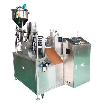 Cina 100-500ml Plastic Cup Filling Sealing Machine per imballaggi di tazze in vendita