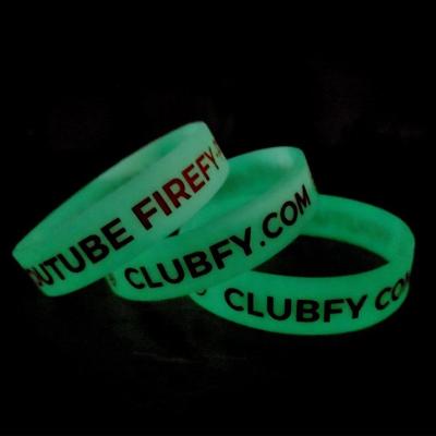 China OEM Customized Motivational Silicone Wristbands Silicone Wrist Bands Glowing Rubber Wristband Waterproof Luminous Rubber Silicone Wristband for sale