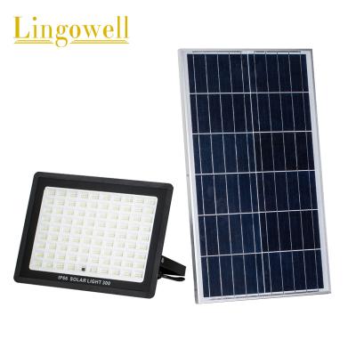 China ROAD new king powered 100w 200w 300w solar led flood light portable adjustable led remote solar flood light Te koop