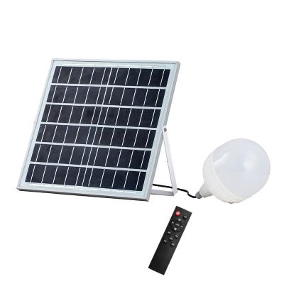 Chine 100W 200w solar bulb light indoor and outdoor rechargeable portable emergency ip66 waterproof high quality camping led à vendre