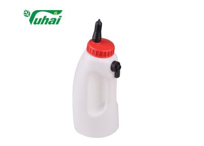 China 0.445kg Plastic Lamb Nursing Bottles , Short Tube 4L Calf Bottles And Nipples for sale