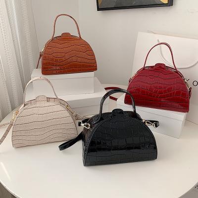 China PU Little Girls Cross - Body Bags Cross TAS Wanita Messenger Bag Wholesale Custom Made Women PU Alligator YQ27 for sale