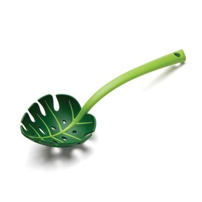 China Dropshipping Modern Monstera Green Leaf Colander Multifunctional Long Handled Spaghetti Slotted Spoon Serving Salad Notched Spoon for sale