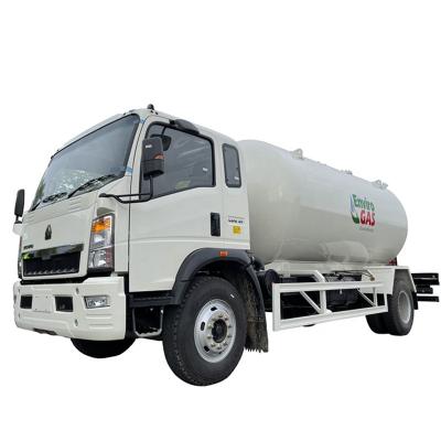 China Zimbabwe HOWO 4x2 Mobile LPG Dispenser Tank Truck LPG Bobtail RHD 15000Liters 15M3 8Tons Hotels LPG For Small Gas Tanker Filling for sale