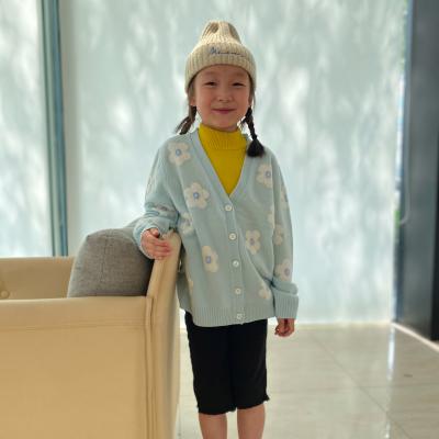 China 2020 OEM/ODM Autumn New Children Clothing Breathable Children's V-Neck Cardigan Buckle Sweater for sale