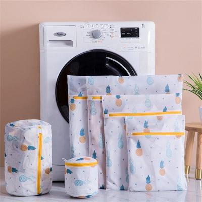 China Traditional Pineapple Printing Mesh Laundry Bag Polyester Washing Net Zippered Bag for Underwear Sock Washing Machine Pouch Clothes Bra Bags for sale